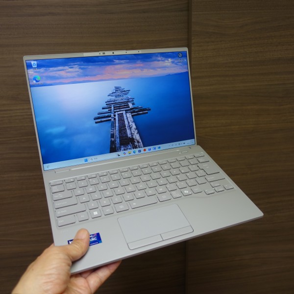 富士通FMV WU2-K3(U77-K3)レビュー